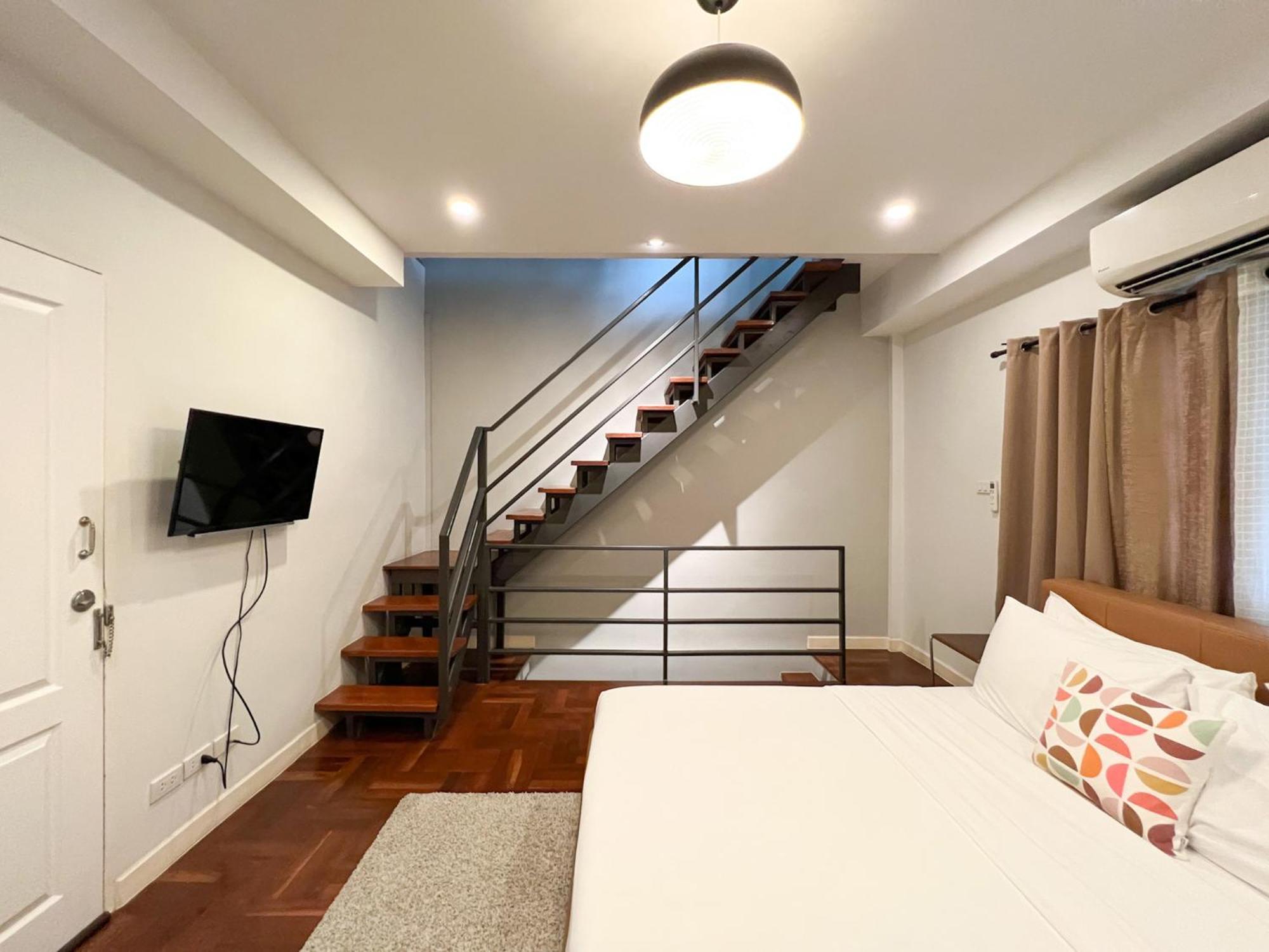 Neveu Premier Residence : Ratchada Bangkok Exterior foto