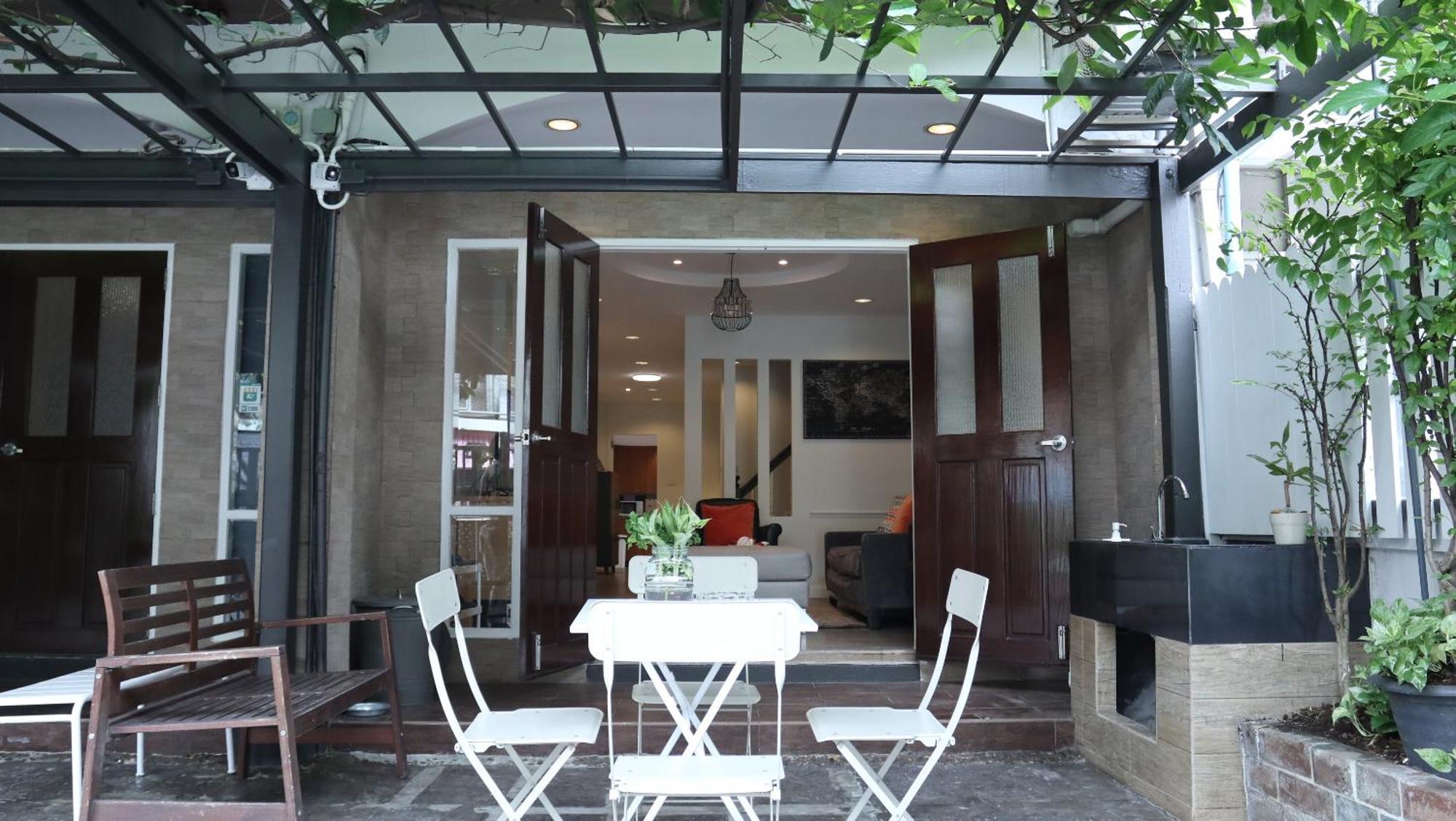 Neveu Premier Residence : Ratchada Bangkok Exterior foto