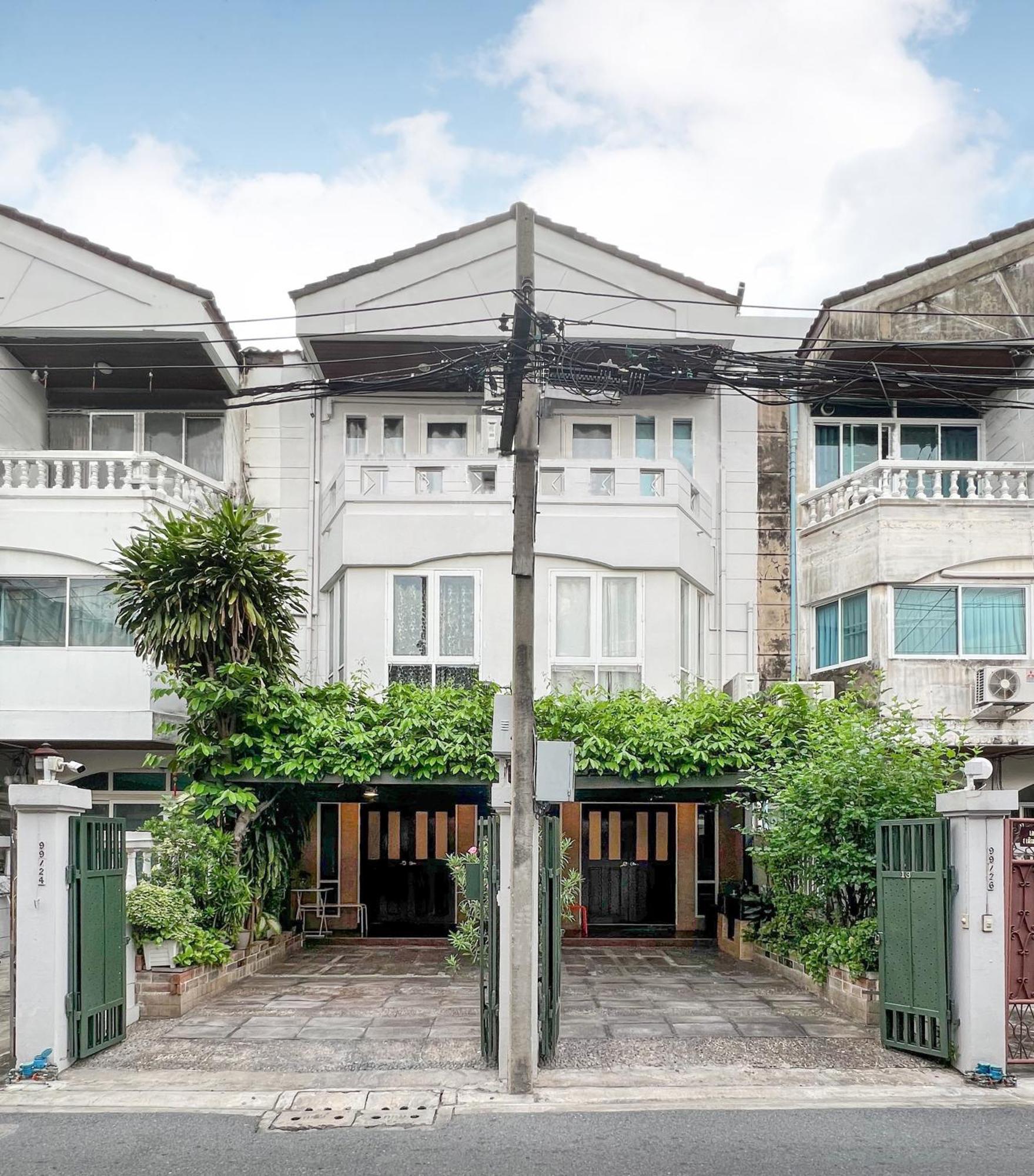 Neveu Premier Residence : Ratchada Bangkok Exterior foto